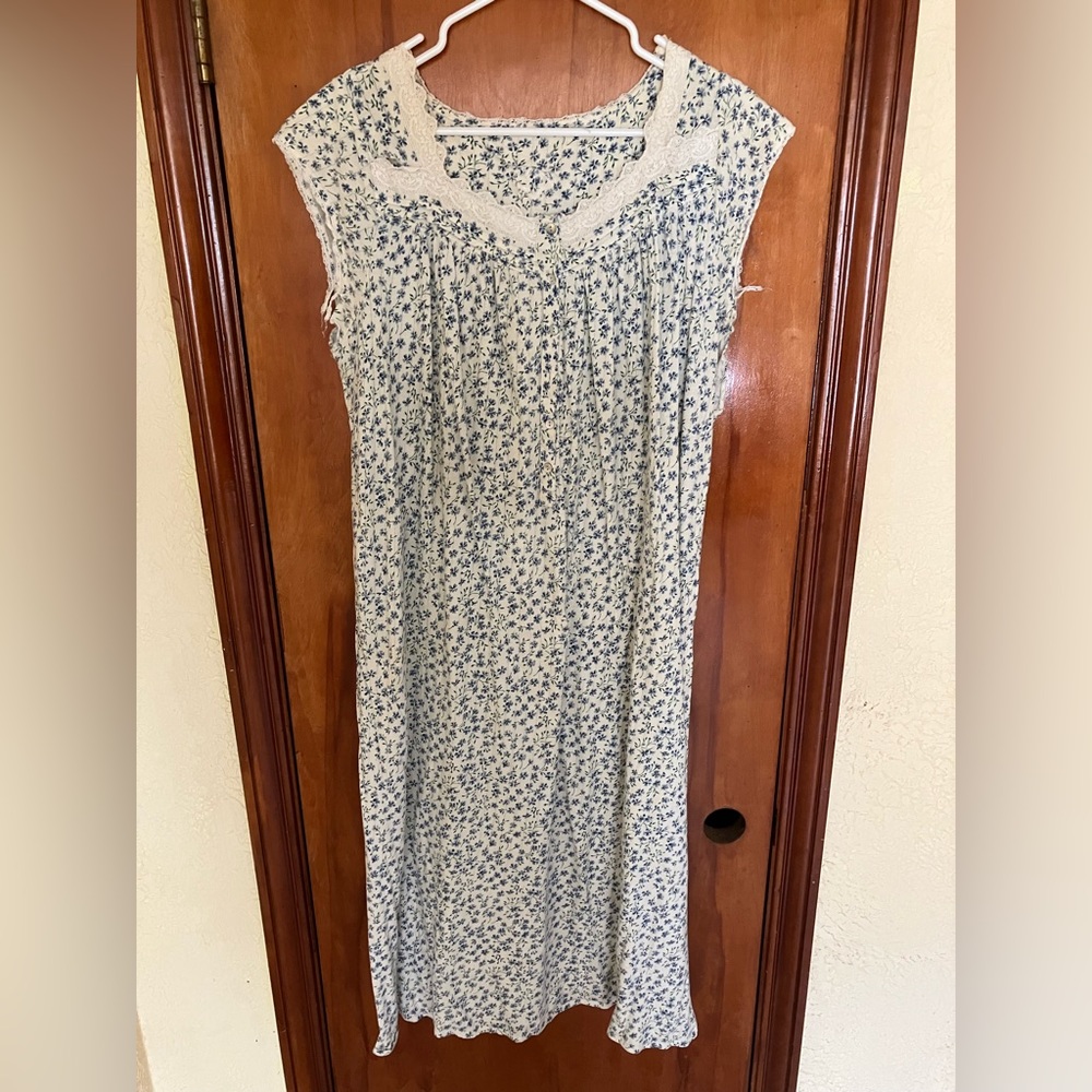 Classic Beauties Flowers Maxi Dress Size M